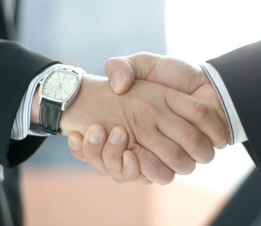 Contactica commercializza in Russia le pedane passacavo Defender